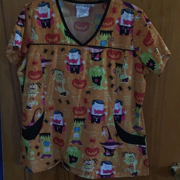Uniform Advantage Tops - Ladies Halloween Print Scrub Top